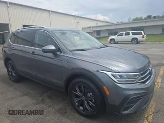 2024 Volkswagen Tiguan SE with VIN 3VV3B7AX6RM103866, listed as a IAAI auction lot 42751181 with 31,978 mi miles and . Bid and sale history available at DreamBid. Image 23.