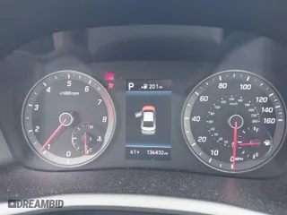 2019 Hyundai Sonata Sport with VIN 5NPE34AF2KH735382, listed as a IAAI auction lot 41815754 with 136,432 mi miles. Bid and sale history available at carsss.com. Image 7.