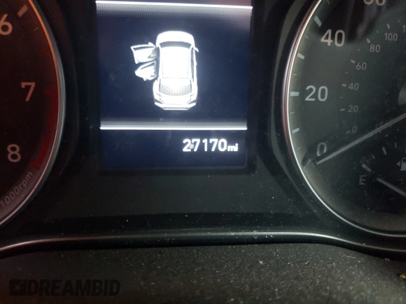 2020 Hyundai Kona SEL with VIN KM8K2CAA7LU531698, listed as a Copart auction lot 49087601 with 27,170 mi miles and . Bid and sale history available at DreamBid. Image 8.