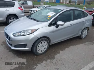 2017 Ford Fiesta S z VIN 3FADP4AJ1HM104006, wystawiony jako IAAI lot #41943413 z przebiegiem 111 873 mil mil oraz . Historia ofert i sprzedaży dostępna na DreamBid. Obrazek 17.