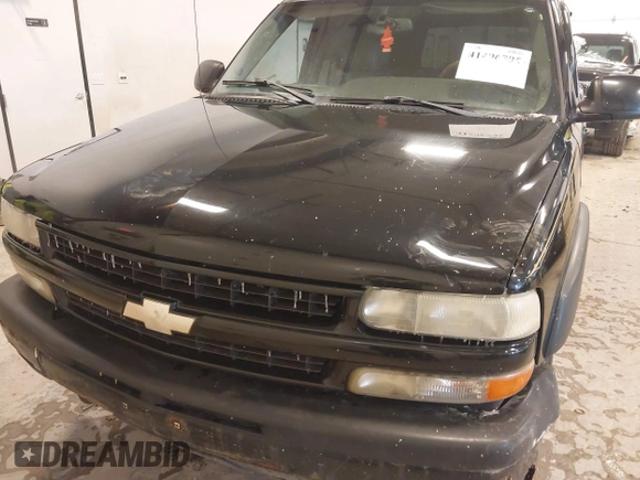 2004 Chevrolet Tahoe LS with VIN 1GNEK13T24R242907, listed as a IAAI auction lot 41496795 with 261,402 mi miles. Bid and sale history available at carsss.com. Image 6.