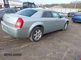 2006 Chrysler 300 C with VIN 2C3LK63H56H423161, listed as a IAAI auction lot 41947286 with 227,092 mi miles and . Bid and sale history available at carsss.com. Image 4.