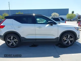2021 Volvo XC40 R-Design with VIN YV4162UM5M2395943, listed as a IAAI auction lot 41979672 with 66,318 mi miles and . Bid and sale history available at carsss.com. Image 13.