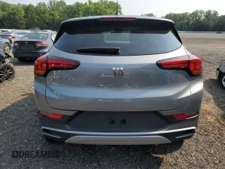2024 Buick Encore GX Preferred z VIN KL4AMCSL5RB195669, wystawiony jako Copart lot #60622465 z przebiegiem 2 899 mil mil oraz Szkoda całkowita • Salvage title. Historia ofert i sprzedaży dostępna na DreamBid. Obrazek 6.