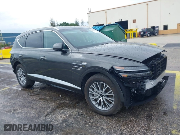 2025 Genesis GV80 Standard z VIN KMUHFESB7SU241172, wystawiony jako IAAI lot #42208893 z przebiegiem 7748 mil mil oraz . Historia ofert i sprzedaży dostępna na DreamBid. Obrazek 1.
