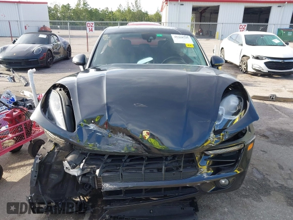 2018 Porsche Macan with VIN WP1AA2A56JLB18074, listed as a IAAI auction lot 40468755 with 76,631 mi miles and . Bid and sale history available at DreamBid. Image 12.