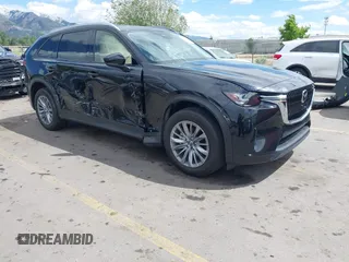 2024 Mazda CX-90 Preferred Plus z VIN JM3KKCHD8R1112555, wystawiony jako IAAI lot #42260744 z przebiegiem 16 528 mil mil oraz . Historia ofert i sprzedaży dostępna na DreamBid. Obrazek 1.