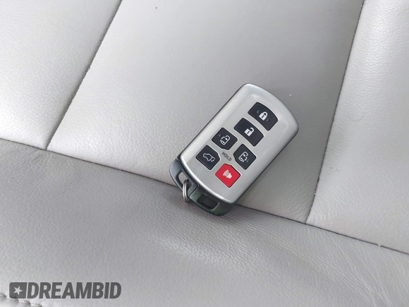 2019 Toyota Sienna XLE Auto Access Seat with VIN 5TDYZ3DC3KS970276, listed as a IAAI auction lot 42508519 with Not provided miles and . Bid and sale history available at DreamBid. Image 11.