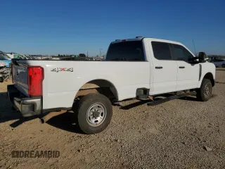 2023 Ford F-250 XL with VIN 1FT7W2BA3PEE18810, listed as a Copart auction lot 42390845 with 59,286 mi miles and Salvage title. Bid and sale history available at DreamBid. Image 3.
