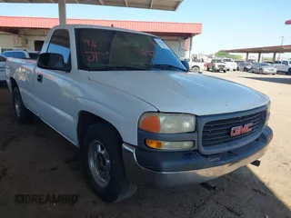 2001 GMC Sierra 1500 SL with VIN 1GTEC14V81E901114, listed as a IAAI auction lot 42468145 with 397,375 mi miles and . Bid and sale history available at DreamBid. Image 1.