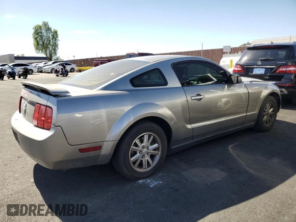2008 Ford Mustang Deluxe with VIN 1ZVHT80N585136950, listed as a Copart auction lot 62778165 with 140,395 mi miles and Clean title. Bid and sale history available at DreamBid. Image 3.