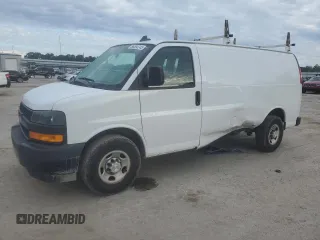 2019 Chevrolet Express Cargo z VIN 1GCWGAFP1K1169683, wystawiony jako Copart lot #56584745 z przebiegiem 258 523 mil mil oraz Szkoda całkowita • Salvage title. Historia ofert i sprzedaży dostępna na DreamBid. Obrazek 1.
