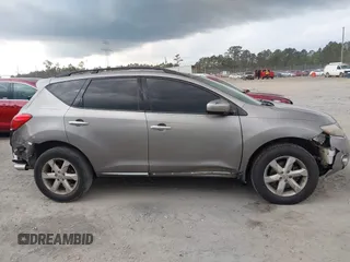 2010 Nissan Murano SL z VIN JN8AZ1MW2AW133778, wystawiony jako IAAI lot #42222555 z przebiegiem 165 909 mil mil oraz . Historia ofert i sprzedaży dostępna na DreamBid. Obrazek 13.
