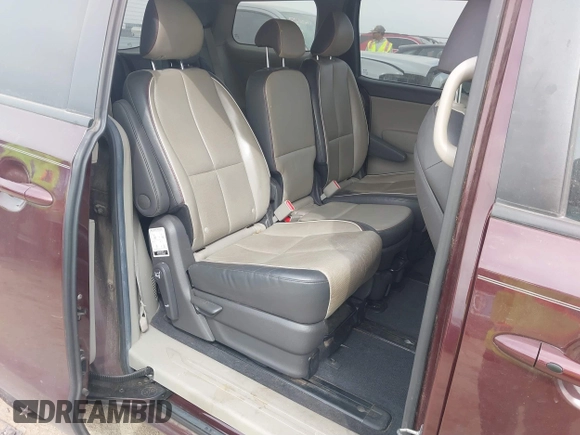 2016 Kia Sedona LX with VIN KNDMB5C12G6211589, listed as a IAAI auction lot 41786770 with 87,114 mi miles. Bid and sale history available at carsss.com. Image 8.