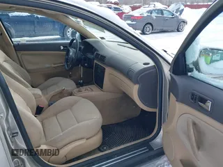 2004 Volkswagen Passat GLS z VIN WVWVD63B14E178308, wystawiony jako IAAI lot #41346616 z przebiegiem 188 238 mil mil oraz . Historia ofert i sprzedaży dostępna na DreamBid. Obrazek 5.
