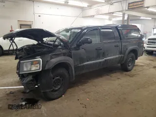 2011 Ram Dakota Bighorn/Lonestar with VIN 1D7RW3GP6BS667095, listed as a Copart auction lot 43361255 with 186,733 mi miles and Salvage Title. Bid and sale history available at carsss.com. Image 1.