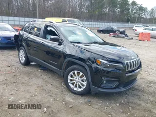 2019 Jeep Cherokee Latitude with VIN 1C4PJLCBXKD490470, listed as a IAAI auction lot 41542565 with 71,800 mi miles. Bid and sale history available at carsss.com. Image 1.