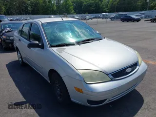 2006 Ford Focus S z VIN 1FAFP34N66W203290, wystawiony jako IAAI lot #42273443 z przebiegiem 193 482 mil mil oraz . Historia ofert i sprzedaży dostępna na DreamBid. Obrazek 1.