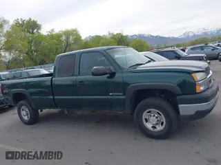 2004 Chevrolet Silverado 2500 LS with VIN 1GCGK29U84E311873, listed as a IAAI auction lot 42096136 with 268,581 mi miles. Bid and sale history available at carsss.com. Image 13.