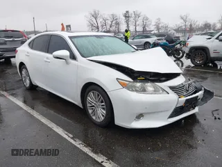 2013 Lexus ES 250 with VIN JTHBK1GG7D2039222, listed as a IAAI auction lot 40925592 with 197,646 mi miles and . Bid and sale history available at DreamBid. Image 1.
