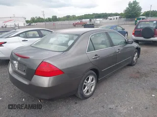 2007 Honda Accord EX z VIN 1HGCM56707A064838, wystawiony jako IAAI lot #42240861 z przebiegiem 134 933 mil mil oraz . Historia ofert i sprzedaży dostępna na DreamBid. Obrazek 4.