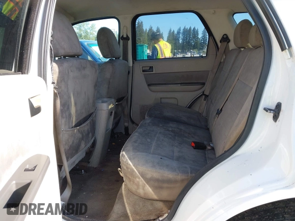 2012 Ford Escape XLT z VIN 1FMCU9DG9CKB92696, wystawiony jako IAAI lot #42065795 z przebiegiem 197 211 mil mil oraz . Historia ofert i sprzedaży dostępna na DreamBid. Obrazek 8.