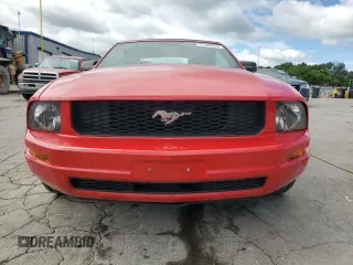 2006 Ford Mustang Standard z VIN 1ZVFT84N465105137, wystawiony jako Copart lot #57485245 z przebiegiem 84 618 mil mil oraz Szkoda całkowita • Salvage title. Historia ofert i sprzedaży dostępna na DreamBid. Obrazek 5.