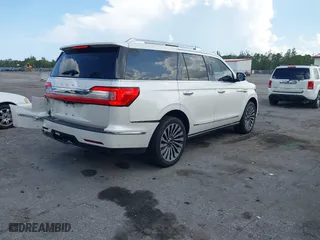 2018 Lincoln Navigator Reserve with VIN 5LMJJ2LT7JEL07827, listed as a IAAI auction lot 41931713 with 96,425 mi miles. Bid and sale history available at carsss.com. Image 4.