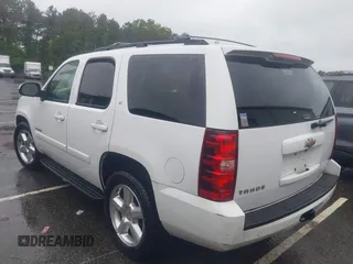 2009 Chevrolet Tahoe 2LT z VIN 1GNFC23059R217780, wystawiony jako IAAI lot #42334678 z przebiegiem 136 182 mil mil oraz . Historia ofert i sprzedaży dostępna na DreamBid. Obrazek 3.