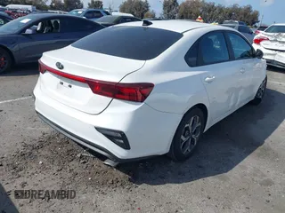 2021 Kia Forte LXS z VIN 3KPF24AD3ME299221, wystawiony jako IAAI lot #41893062 z przebiegiem 62 961 mil mil oraz . Historia ofert i sprzedaży dostępna na DreamBid. Obrazek 4.