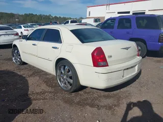2005 Chrysler 300 with VIN 2C3JA53G65H130590, listed as a IAAI auction lot 41822725 with 1 mi miles. Bid and sale history available at carsss.com. Image 3.