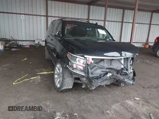 2018 Chevrolet Suburban Premier z VIN 1GNSCJKC0JR186401, wystawiony jako IAAI lot #42180538 z przebiegiem 45 815 mil mil oraz . Historia ofert i sprzedaży dostępna na DreamBid. Obrazek 1.