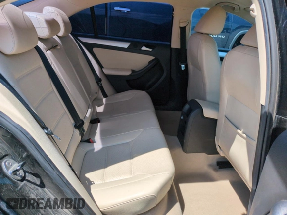 2013 Volkswagen Jetta SE with VIN 3VWDX7AJ8DM292073, listed as a Copart auction lot 59989585 with 129,697 mi miles and Salvage title. Bid and sale history available at DreamBid. Image 10.