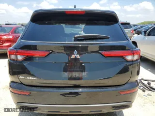 2024 Mitsubishi Outlander ES with VIN JA4J3UA8XRZ025594, listed as a Copart auction lot 58272784 with 7,901 mi miles and Salvage Title. Bid and sale history available at carsss.com. Image 6.