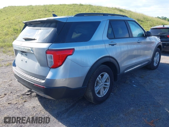 2024 Ford Explorer XLT with VIN 1FMSK7DH5RGA42479, listed as a IAAI auction lot 41667832 with 6,042 mi miles and . Bid and sale history available at DreamBid. Image 4.