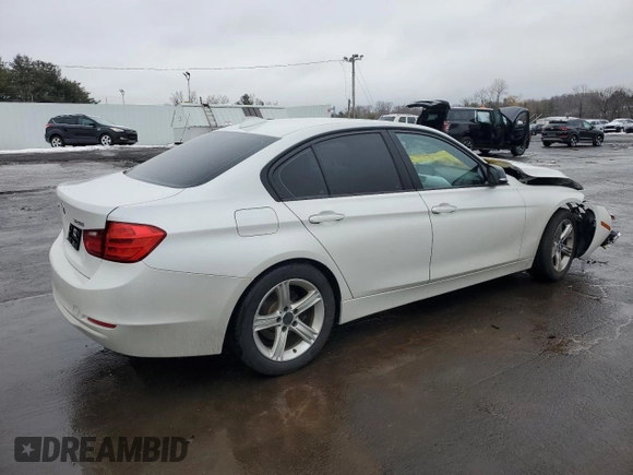 2013 BMW 3 Series 328i xDrive with VIN WBA3B5C5XDF593068, listed as a Copart auction lot 44933655 with 81,193 mi miles and Salvage Title. Bid and sale history available at carsss.com. Image 3.