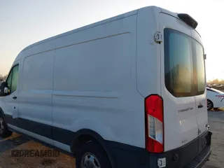 2020 Ford Transit z VIN 1FTBW9CG2LKA54526, wystawiony jako IAAI lot #42620417 z przebiegiem 131 084 mil mil oraz . Historia ofert i sprzedaży dostępna na DreamBid. Obrazek 3.