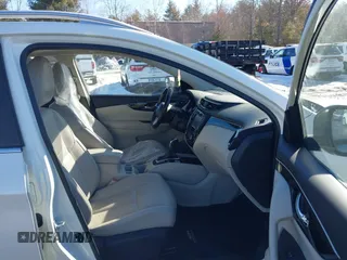 2017 Nissan Rogue Sport SL with VIN JN1BJ1CR6HW118250, listed as a IAAI auction lot 41625103 with 152,989 mi miles. Bid and sale history available at carsss.com. Image 5.