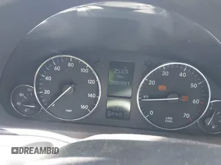 2005 Mercedes-Benz C 230 Kompressor z VIN WDBRF40J55F678252, wystawiony jako IAAI lot #42028395 z przebiegiem 208 901 mil mil oraz . Historia ofert i sprzedaży dostępna na DreamBid. Obrazek 15.