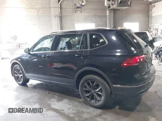 2022 Volkswagen Tiguan SE z VIN 3VV2B7AX6NM073743, wystawiony jako IAAI lot #39948815 z przebiegiem 56 368 mil mil oraz . Historia ofert i sprzedaży dostępna na DreamBid. Obrazek 14.