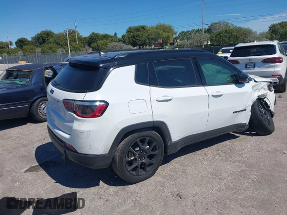 2022 Jeep Compass Latitude with VIN 3C4NJCBB0NT235267, listed as a IAAI auction lot 41700373 with 24,768 mi miles and . Bid and sale history available at carsss.com. Image 4.