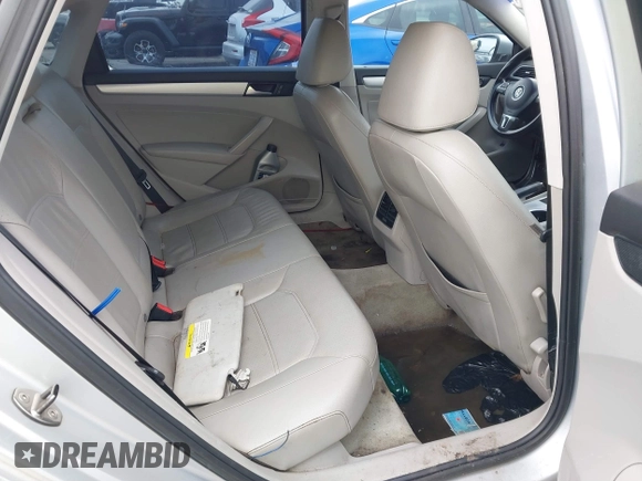 2013 Volkswagen Passat SE z VIN 1VWBP7A30DC115737, wystawiony jako IAAI lot #41626235 z przebiegiem 257 880 mil mil oraz . Historia ofert i sprzedaży dostępna na DreamBid. Obrazek 8.
