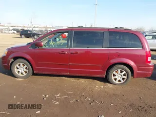 2008 Chrysler Town & Country Touring with VIN 2A8HR54P88R682746, listed as a IAAI auction lot 41769917 with 198,072 mi miles and . Bid and sale history available at DreamBid. Image 14.