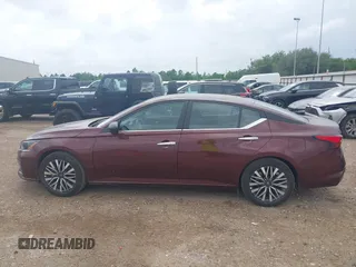 2025 Nissan Altima SV with VIN 1N4BL4DV0SN358319, listed as a IAAI auction lot 42158599 with 5,249 mi miles and . Bid and sale history available at DreamBid. Image 14.