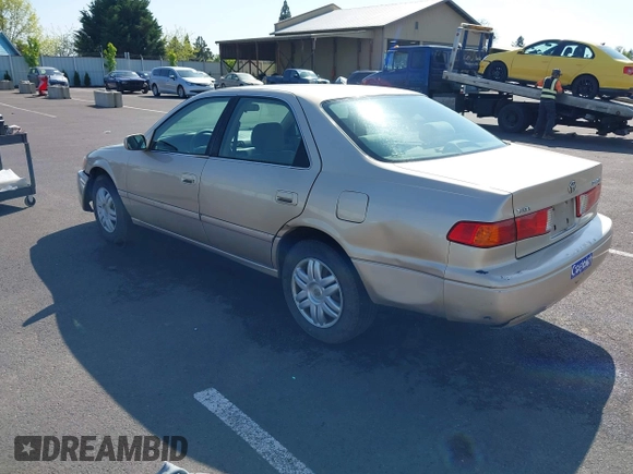 2000 Toyota Camry CE z VIN JT2BG22K2Y0440255, wystawiony jako IAAI lot #42088080 z przebiegiem 353 102 mil mil oraz . Historia ofert i sprzedaży dostępna na DreamBid. Obrazek 3.
