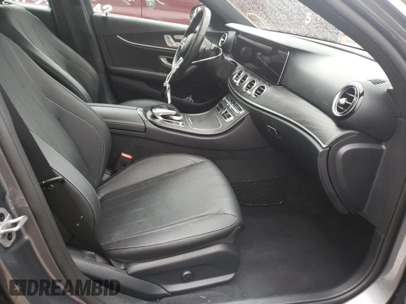 2019 Mercedes-Benz E-Class E 300 with VIN WDDZF4KB7KA631407, listed as a Copart auction lot 57338172 with 31,343 mi miles. Bid and sale history available at carsss.com. Image 5.