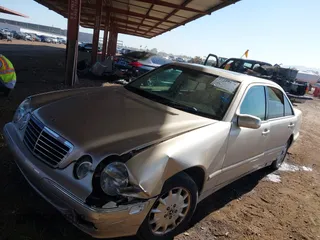 2001 Mercedes-Benz E-Class with VIN WDBJF65J11B232599, listed as a IAAI auction lot 41517879 with 173,366 mi miles. Bid and sale history available at carsss.com. Image 17.