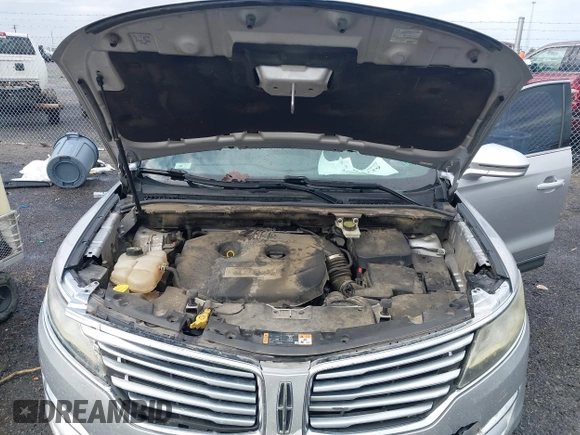 2015 Lincoln MKC z VIN 5LMCJ1A95FUJ20349, wystawiony jako IAAI lot #41695129 z przebiegiem 140 878 mil mil oraz . Historia ofert i sprzedaży dostępna na DreamBid. Obrazek 10.