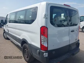 2019 Ford Transit Passenger XL z VIN 1FBZX2ZM2KKB65886, wystawiony jako IAAI lot #41911579 z przebiegiem 56 785 mil mil oraz . Historia ofert i sprzedaży dostępna na DreamBid. Obrazek 3.