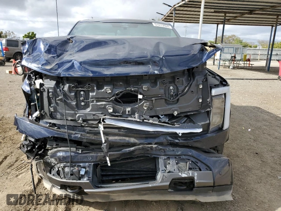 2022 Ford F-150 Lightning Pro z VIN 1FT6W1EV8NWG04113, wystawiony jako Copart lot #51413924 z przebiegiem Nie podano mil oraz Szkoda całkowita • Salvage title. Historia ofert i sprzedaży dostępna na DreamBid. Obrazek 5.